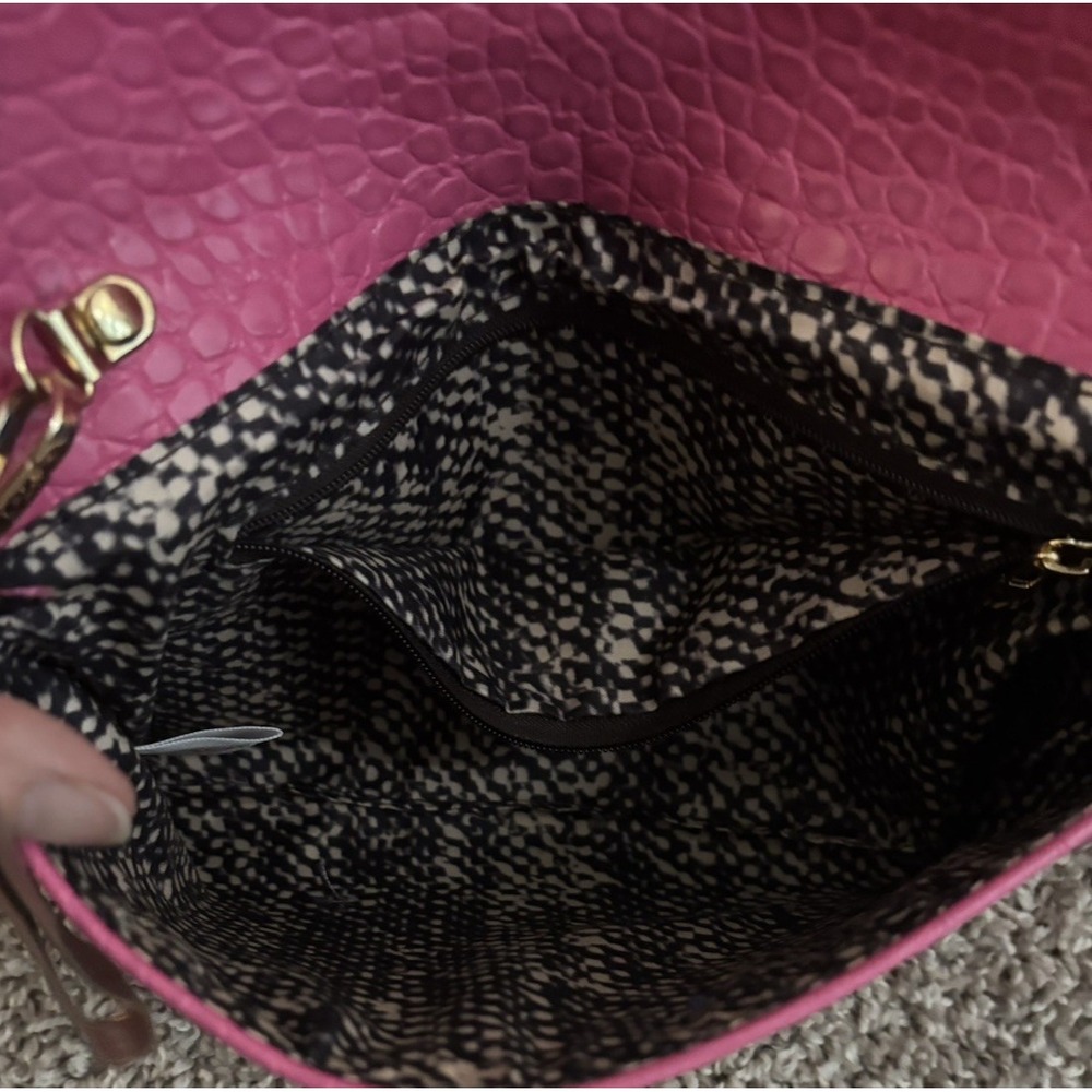 Urban Expressions Pink Croc Embossed Vegan Leather Crossbody Clutch Bag New - Picture 6 of 16
